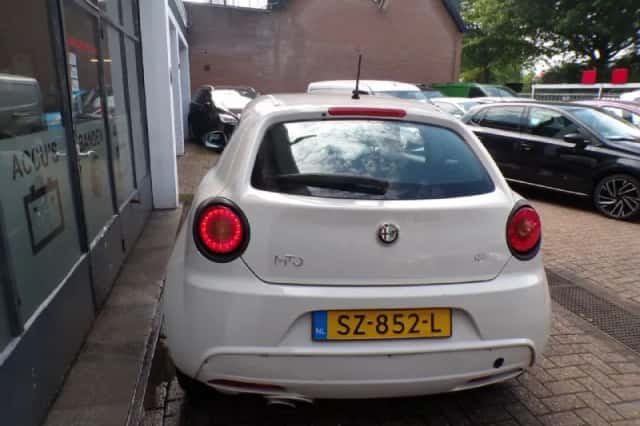 Alfa Romeo MiTo (2009) thumbnail 6