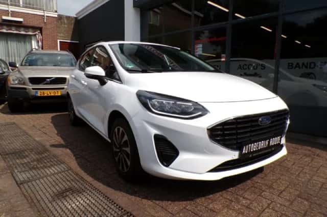 Ford Fiesta (2024) thumbnail 2
