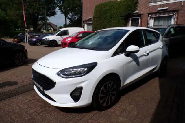 Ford Fiesta (2024) thumbnail 3