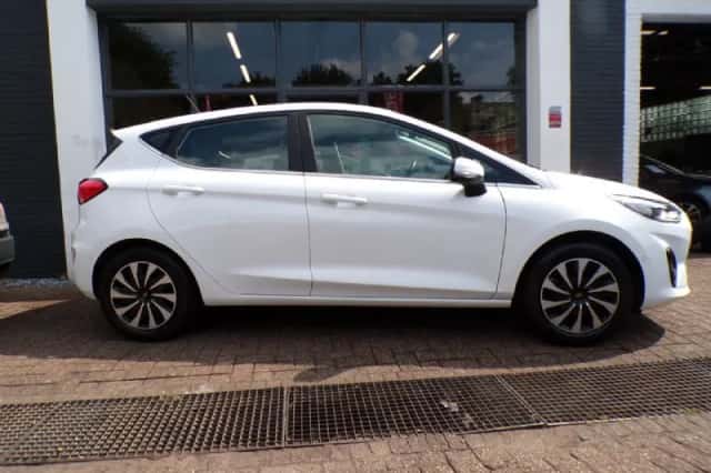 Ford Fiesta (2024) thumbnail 4