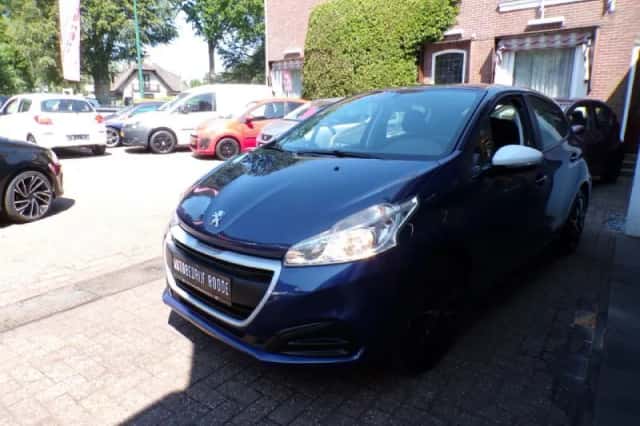 Peugeot 208 (2017) thumbnail 3