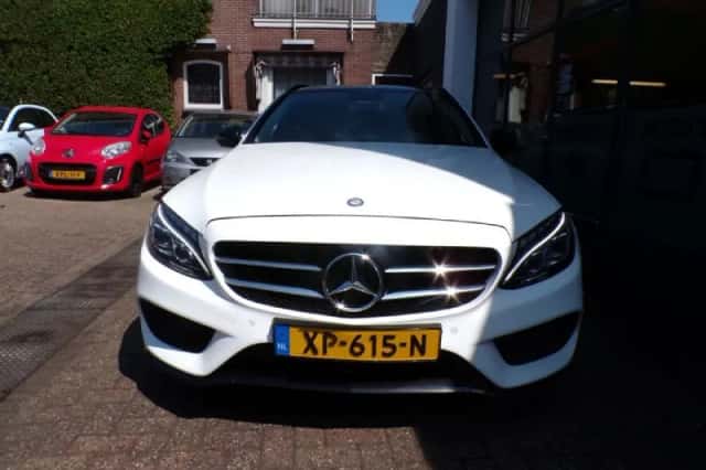 Mercedes-Benz C-Klasse (2016) thumbnail 3