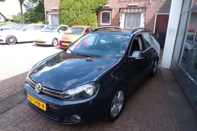 Volkswagen Golf (2010) thumbnail 3
