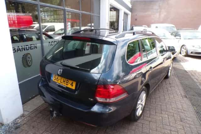 Volkswagen Golf (2010) thumbnail 5