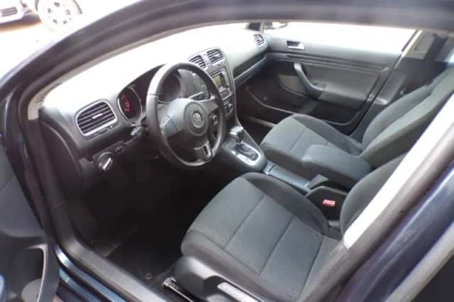 Volkswagen Golf (2010) thumbnail 6