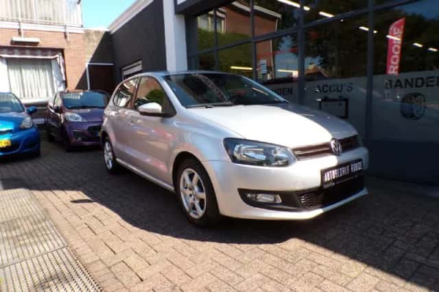 Volkswagen Polo (2012) thumbnail 2