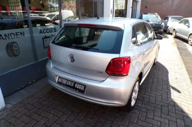 Volkswagen Polo (2012) thumbnail 5