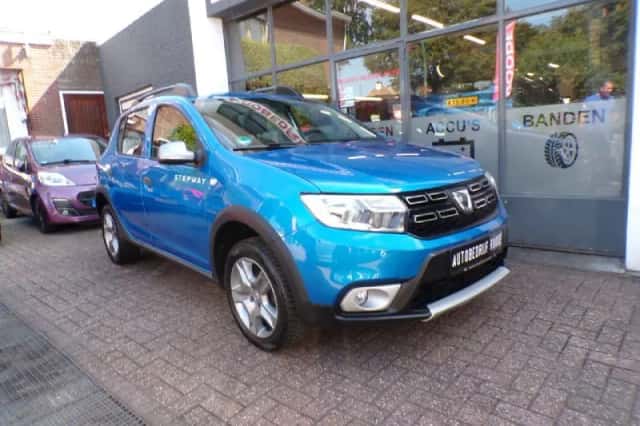 Dacia Sandero (2017) thumbnail 2