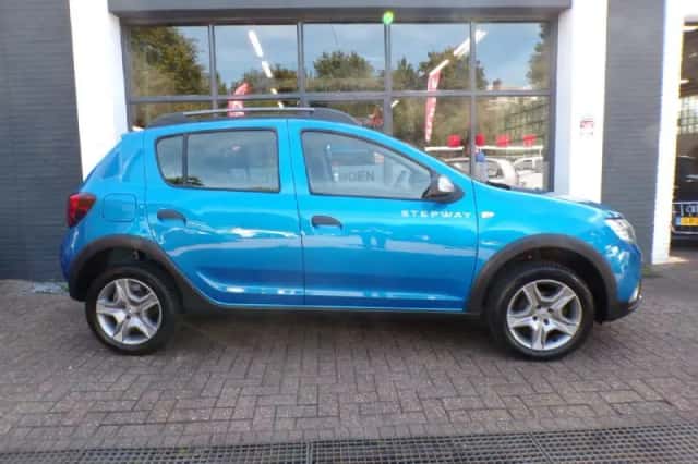 Dacia Sandero (2017) thumbnail 4