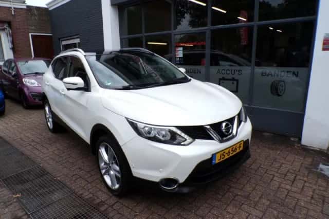 Nissan Qashqai (2016) thumbnail 3