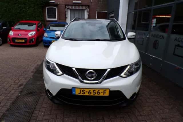 Nissan Qashqai (2016) thumbnail 4