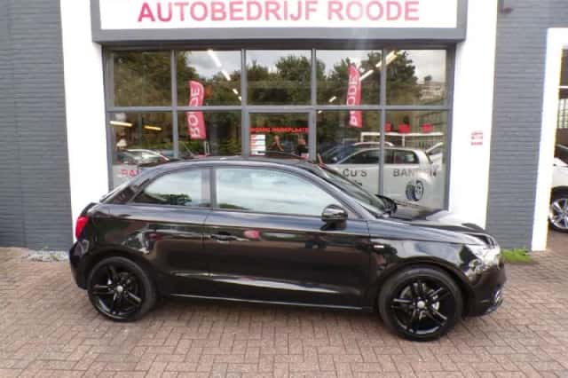 Audi A1 (2011) thumbnail 1