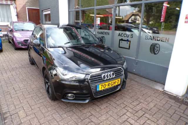 Audi A1 (2011) thumbnail 3