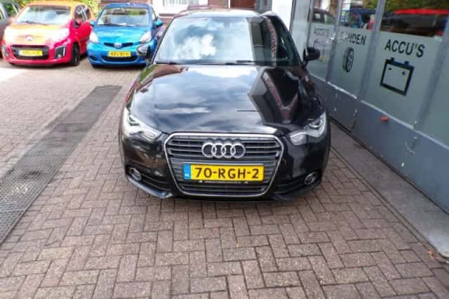 Audi A1 (2011) thumbnail 4