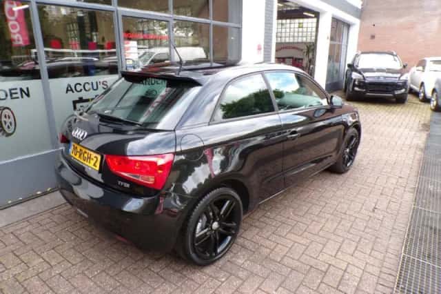 Audi A1 (2011) thumbnail 6