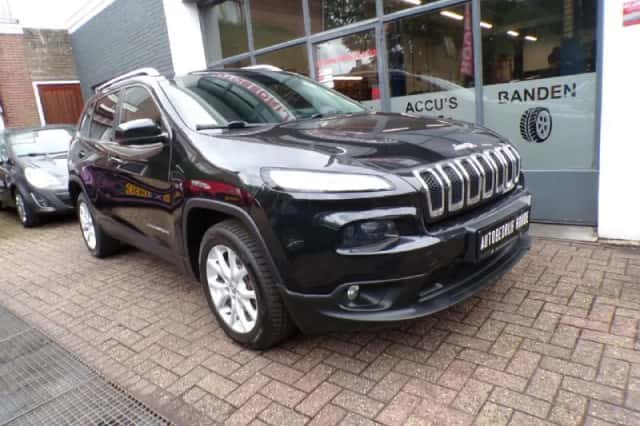 Jeep Cherokee (2017) thumbnail 2