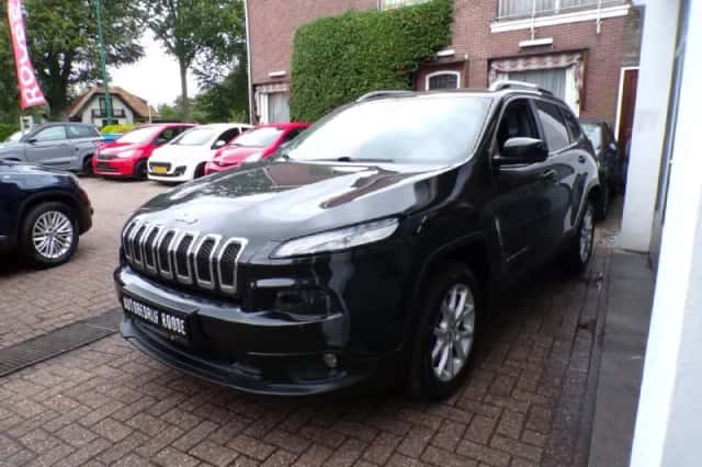 Jeep Cherokee (2017) thumbnail 3