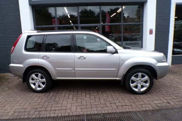 Nissan X-Trail (2006) thumbnail 4