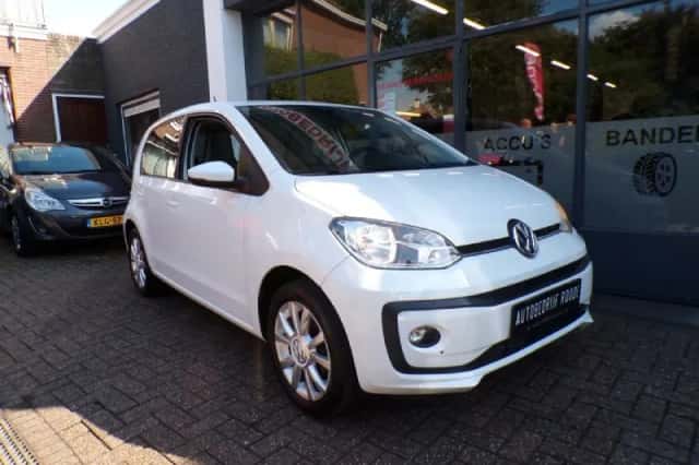 Volkswagen Up! (2019) thumbnail 2
