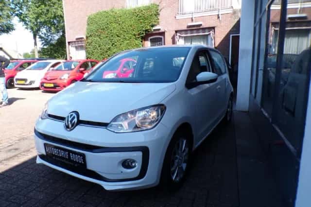 Volkswagen Up! (2019) thumbnail 3