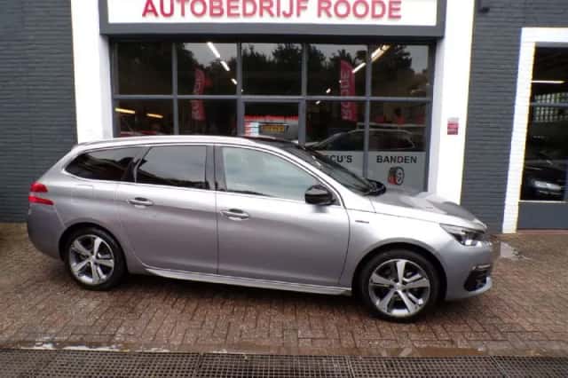 Peugeot 308 (2018) thumbnail 1
