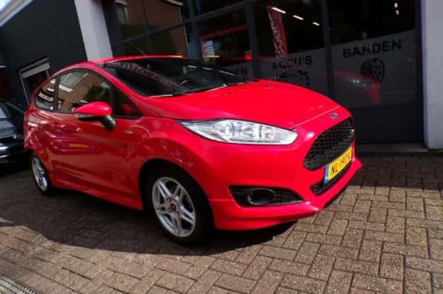 Ford Fiesta (2017) thumbnail 2