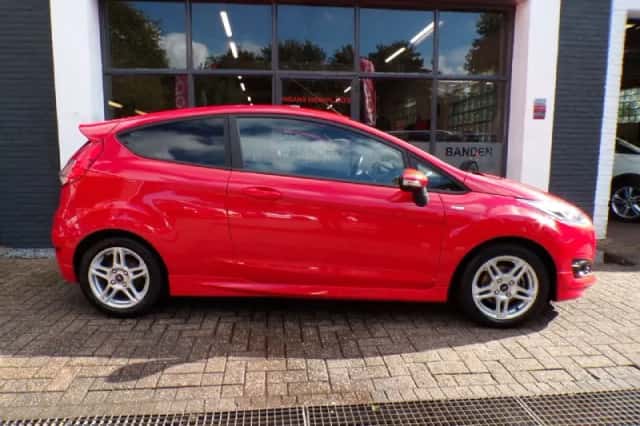 Ford Fiesta (2017) thumbnail 4