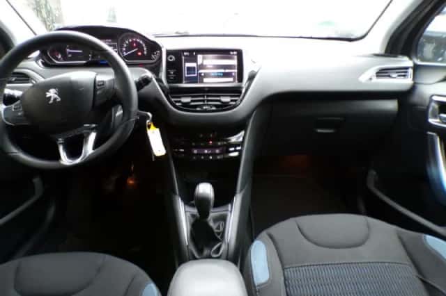 Peugeot 208 (2012) thumbnail 6