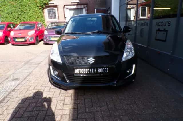 Suzuki Swift (2015) thumbnail 3