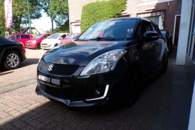 Suzuki Swift (2015) thumbnail 4