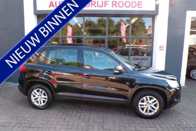 Volkswagen Tiguan (2008) thumbnail 1