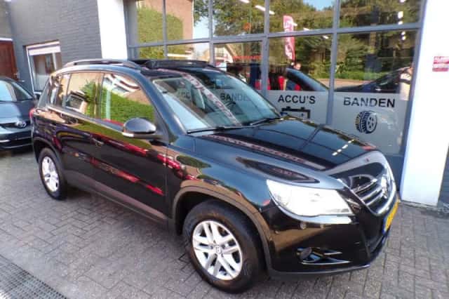 Volkswagen Tiguan (2008) thumbnail 2