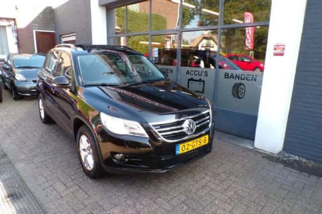 Volkswagen Tiguan (2008) thumbnail 3