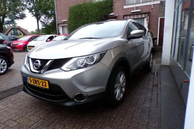 Nissan Qashqai (2015) thumbnail 3