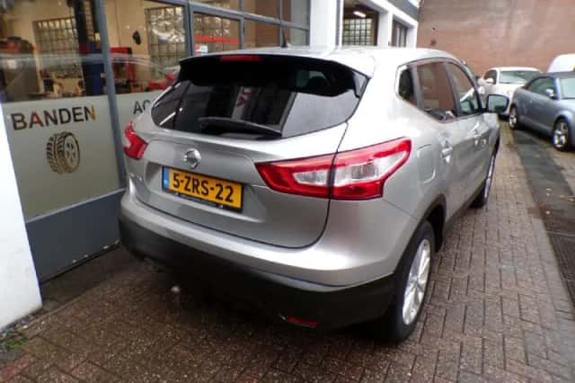 Nissan Qashqai (2015) thumbnail 5