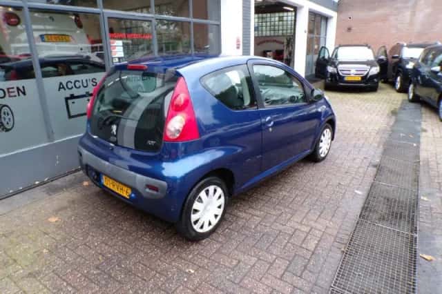 Peugeot 107 (2006) thumbnail 4