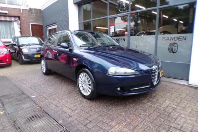 Alfa Romeo 147 (2008) thumbnail 2