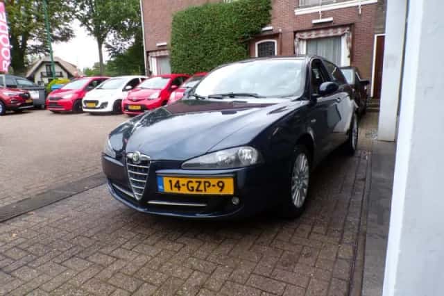 Alfa Romeo 147 (2008) thumbnail 3