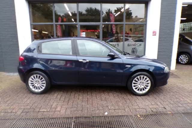 Alfa Romeo 147 (2008) thumbnail 4