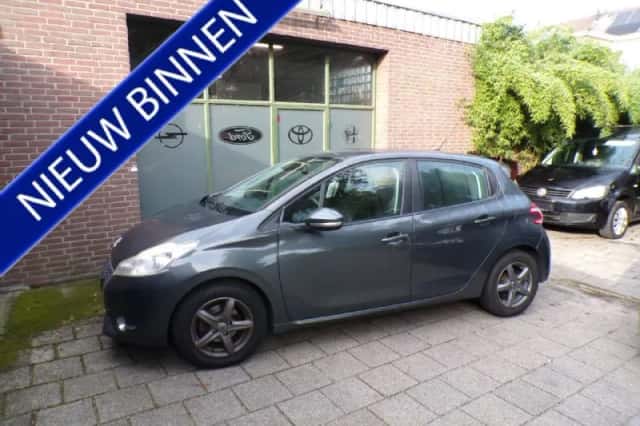 Peugeot 208 (2013) thumbnail 1