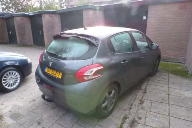 Peugeot 208 (2013) thumbnail 3
