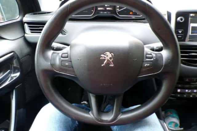 Peugeot 208 (2013) thumbnail 5
