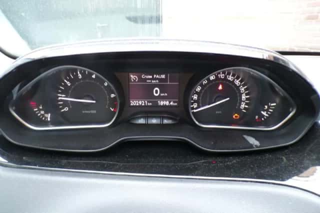 Peugeot 208 (2013) thumbnail 6