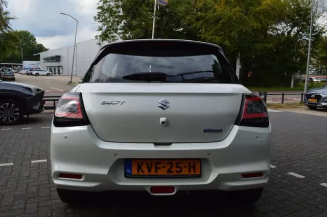 Suzuki Swift (2024) thumbnail 6