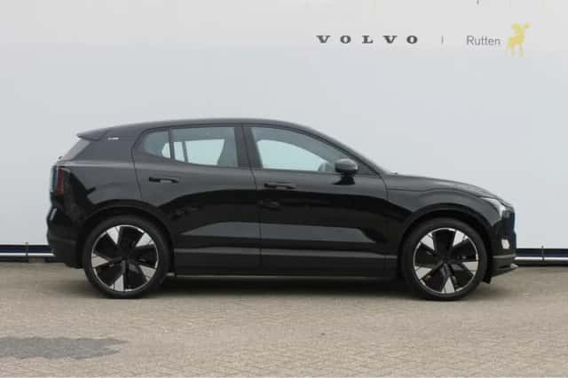 Volvo EX30 (2024) thumbnail 3