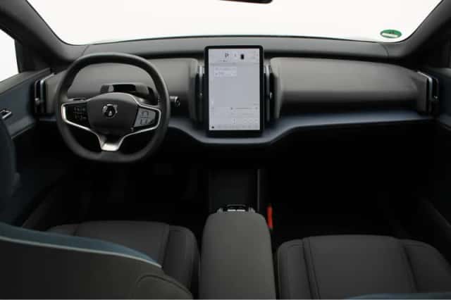 Volvo EX30 (2024) thumbnail 4