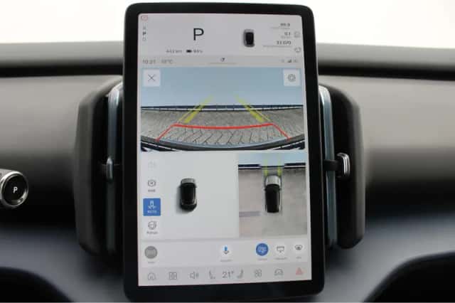 Volvo EX30 (2024) thumbnail 5