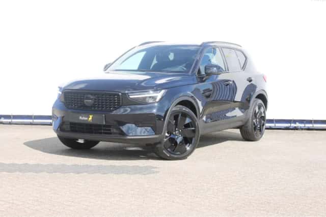 Volvo XC40 (2025) thumbnail 2