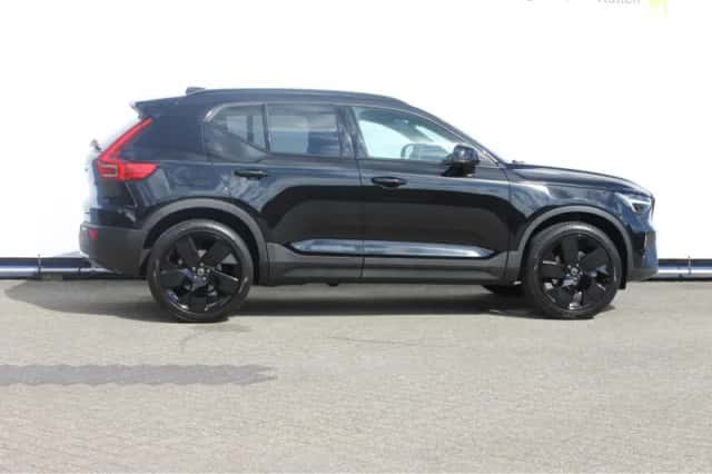 Volvo XC40 (2025) thumbnail 3