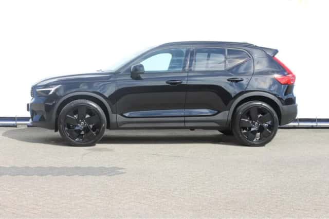 Volvo XC40 (2025) thumbnail 4